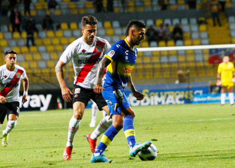 Curicanos rescatan empate como visitantes