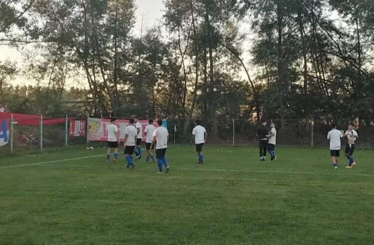 Linares continúa jugando amistosos para ir ganando rodaje