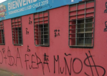 “¡Fuera Muño$!” : Estadio Fiscal de Talca apareció rayado