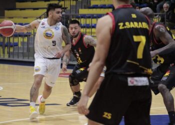 Español batalló en estrecha derrota en el sur