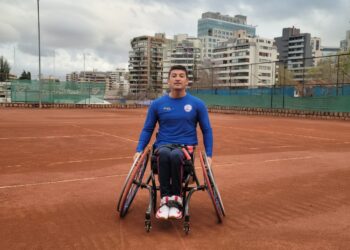 Tenista en silla de ruedas maulino debutó con un triunfo en torneo en Portugal