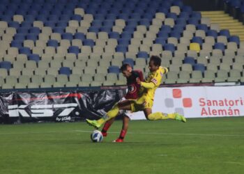 Rojinegro recuperó terreno otra vez de visita