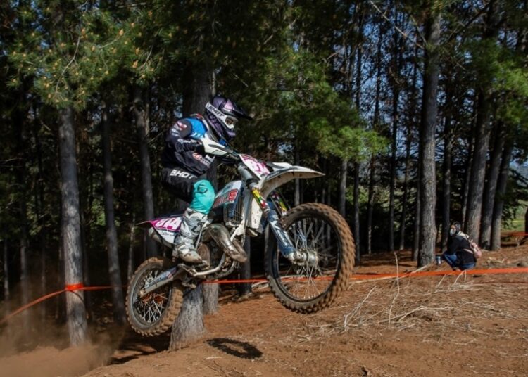 Maulina dejó grata impresión en el vamos del torneo del mundo de moto enduro