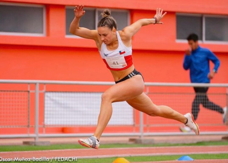 Atleta maulina se encuentra en gira mundial representando al país