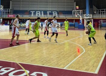 Truenos venció a su vecino en este sábado de básquetbol