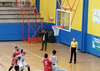 Un mermado Liceo cayó en este sábado de básquetbol