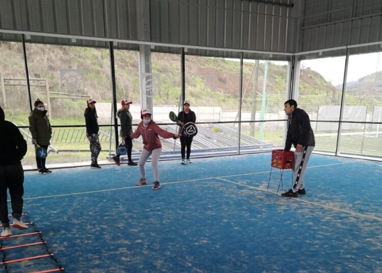 Taller “Las mujeres al pádel” partió con éxito en Green Club