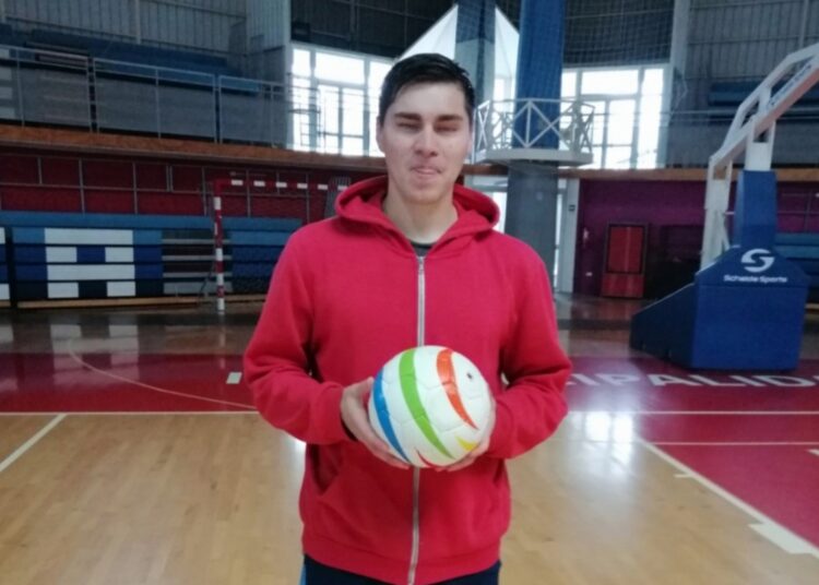 Futbolista ciego talquino dará charla motivacional