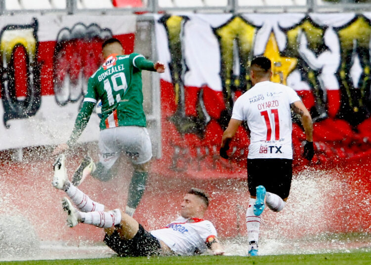 Curicó ganó en casa y acecha a los líderes del torneo