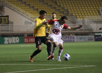 Rangers sigue sin encontrar un sello futbolístico y empató de visita