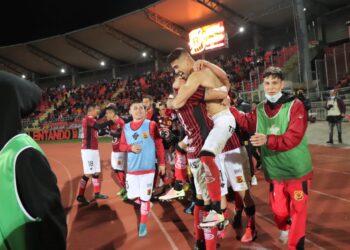 ¡Volvieron los abrazos al Fiscal!