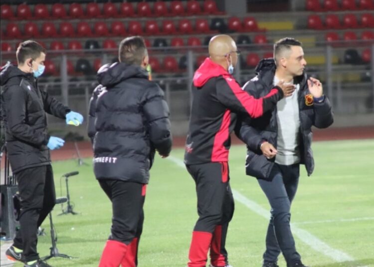 Cornejo: “Yo no abandono y, si el barco se hunde, lo convierto en un submarino”