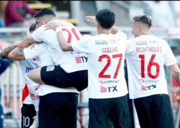 Curicanos festejaron con su gente el triunfo sobre la “U”