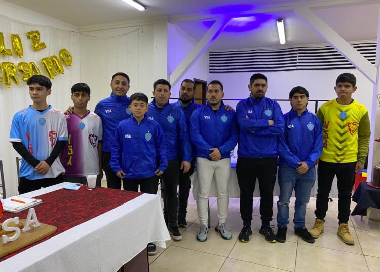 Villanos presentaron en sociedad sus armaduras para competencias regionales