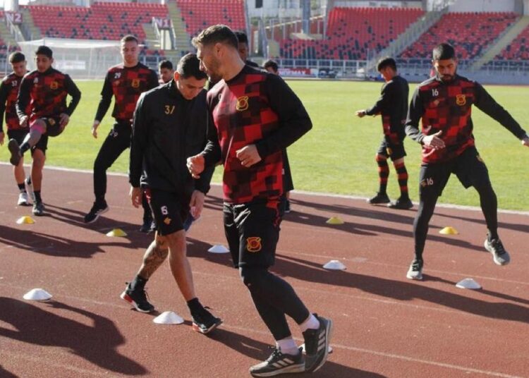 “Dunga” Pinto alineó su primera formación en el Fiscal