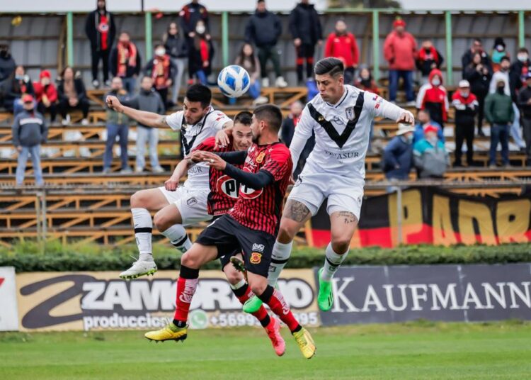 Rangers nuevamente levanta muertos en tercera caída seguida