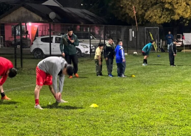 Escuela de fútbol del 21 de Mayo comenzó con sus entrenamientos