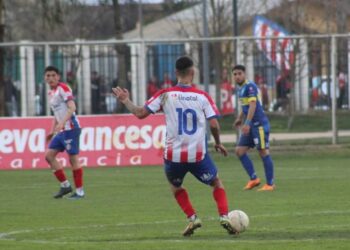 “Depo” conquistó una victoria que lo dejó como exclusivo líder