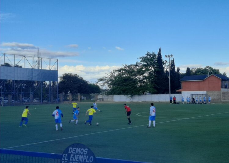 Villanos sufrieron, pero son finalistas de la zona norte en 45 pepas