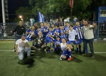 Liga Vecinal conoció a sus monarcas en jornada de infarto