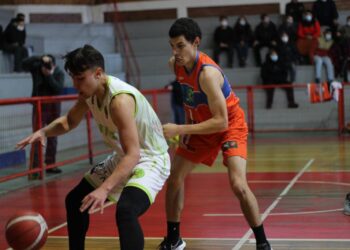 El “Lorito” se presenta en Talca para jugar por Copa Chile