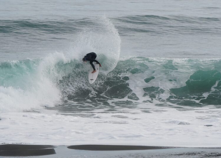 Olas maulinas recibirán segunda fecha del Circuito Sureño de Surf