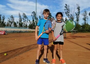 Promisorios tenistas maulinos fueron protagonistas de torneo G2