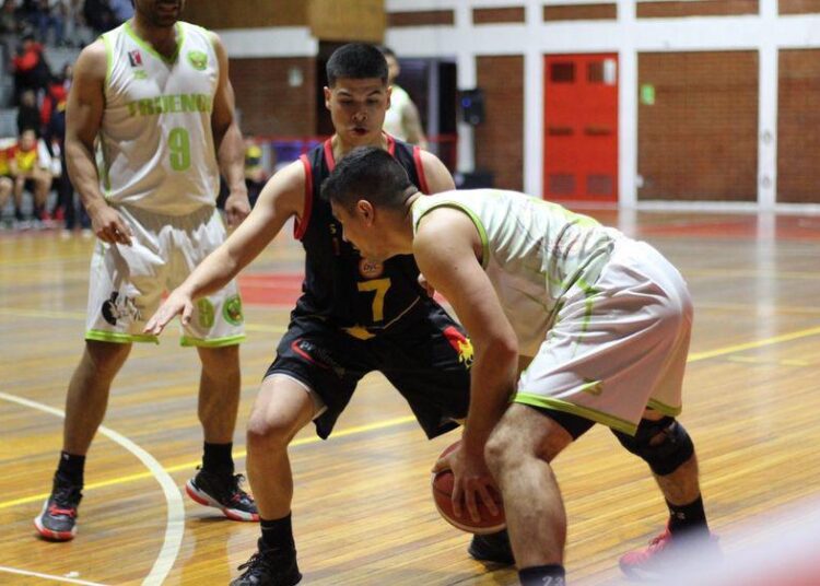 CD Truenos lo hizo otra vez: Agónicamente venció al “Quijote”