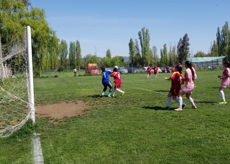 Mujeres de la región retornan a la cancha en la Liga Femenina