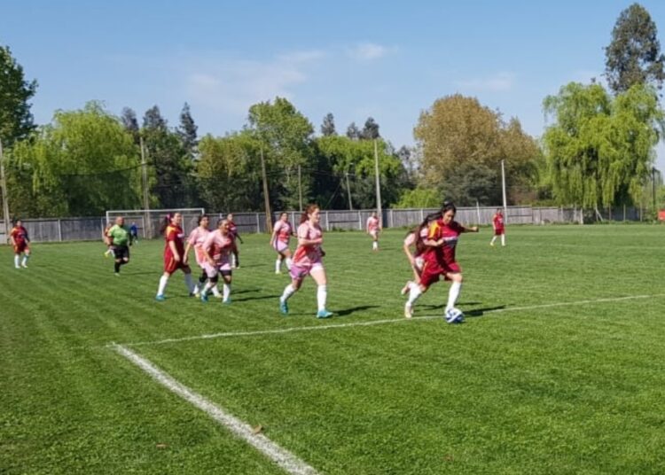 Damas del Maule preparan su equipo para otra fecha de su Liga