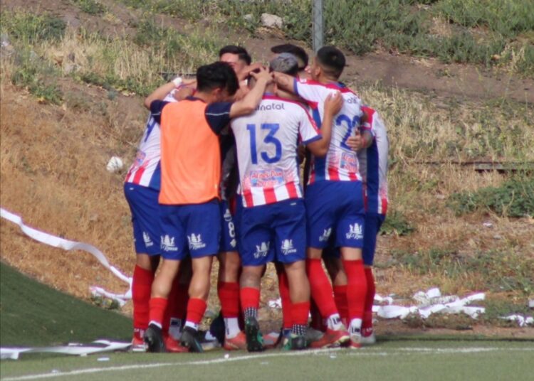 El cumple se celebra de la mejor forma: Linares es monarca de Tercera