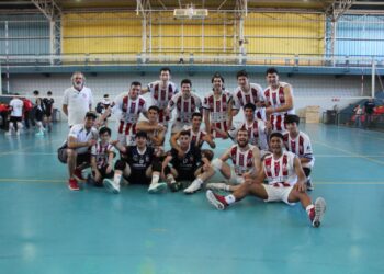 Linares tuvo un debut soñado en la Liga Nacional de Vóleibol