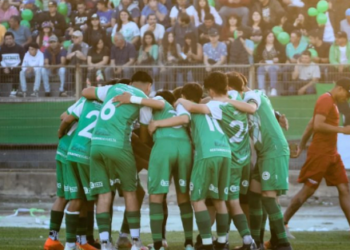 Constitución Unido se juega  su paso a la final del torneo de novatos