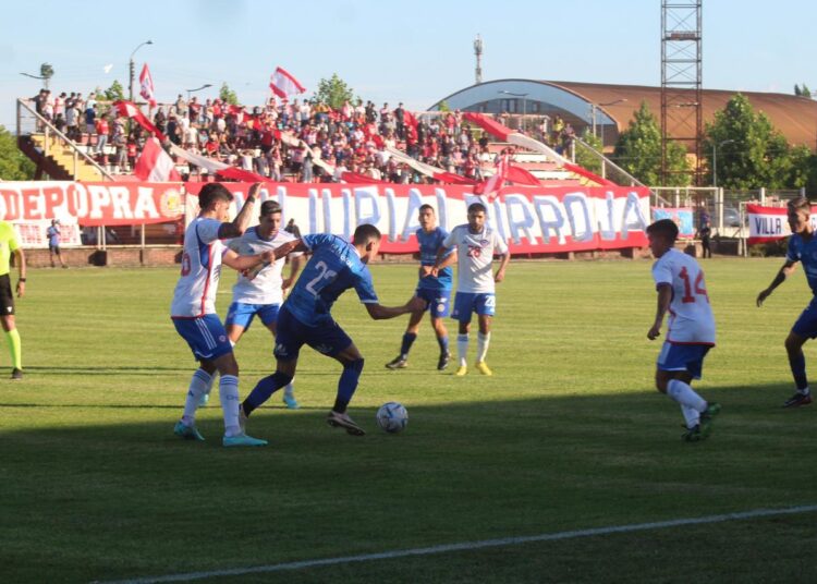 Linares cerró año con visita de la Rojita sub-23