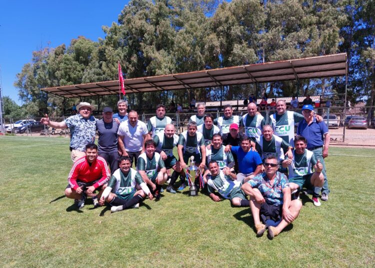 Los monarcas levantaron la copa en Canadela