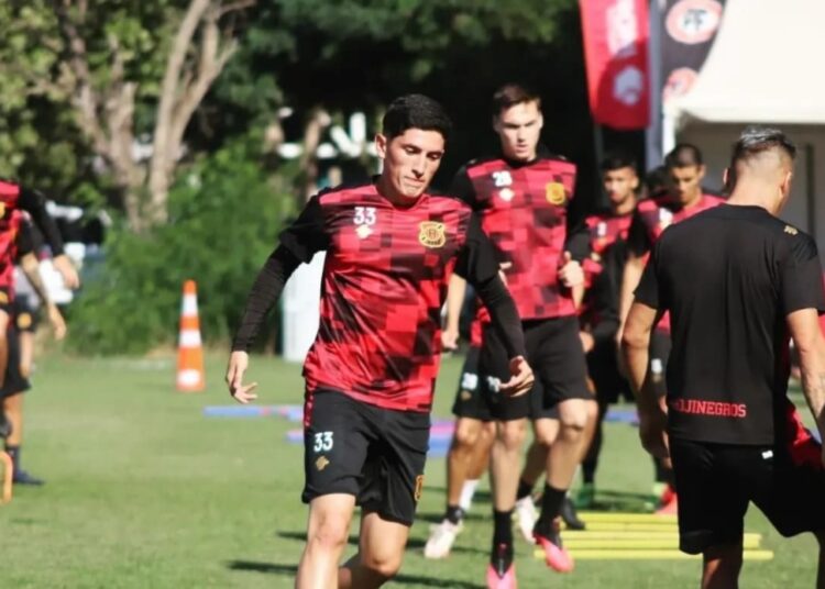 Jugador de Rangers sufrió lesión y deberá ser operado