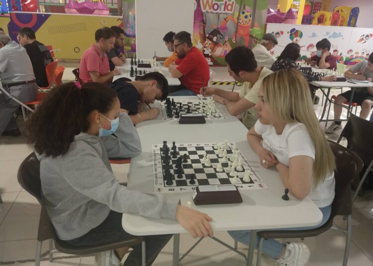 Talquinos clasificaron a semifinal nacional del Campeonato de Chile de ajedrez 