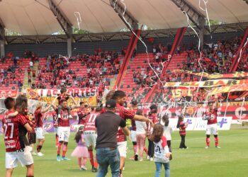 Estratega del Rojinegro descartó eventual refuerzo y abrió la puerta al regreso de jugadores