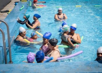 Piscina Fiscal de Talca recibió lanzamiento  de cursos gratuitos de natación