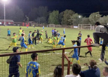 [VIDEO] En la Asofútbol Talca se dieron y no consejos en primera jornada de liguilla