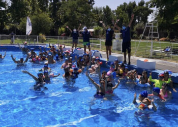 Familias talquinas podrán aprender a nadar gracias a iniciativa del IND