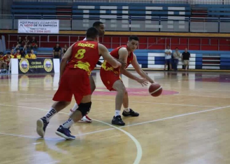 Hispanos se impusieron en su debut en la Liga Nacional de Básquetbol