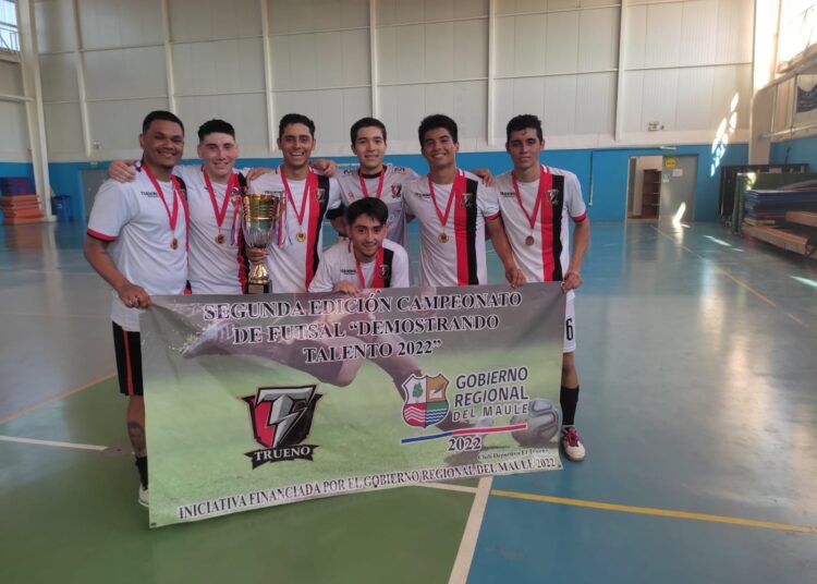 Campeonato de futsal llegó a su fin y los mejores levantaron la copa