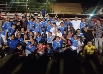 Seminario vino de atrás para abrochar la corona anual