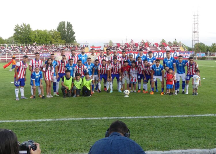 Deportes Linares presentó en comunidad a su plantel 2023