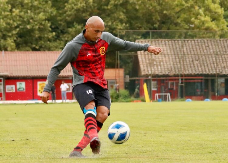 Rangers aprovechó suspensión para jugar nuevo amistoso