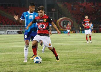 Rangers presentó a su plantel en la “Noche Rojinegra” y jugó último amistoso