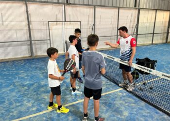 Seleccionado nacional de pádel lidera Academia de la Federación en Talca