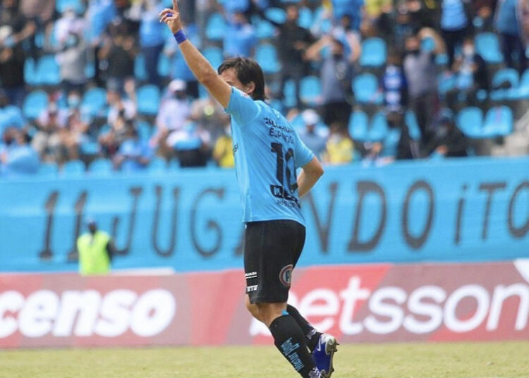 Solo falta la firma: Volante creativo  volvería a vestir de rojo y negro