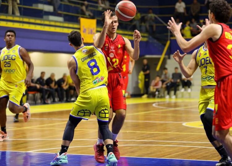 Español perdió por paliza y sin presencia de los jugadores extranjeros